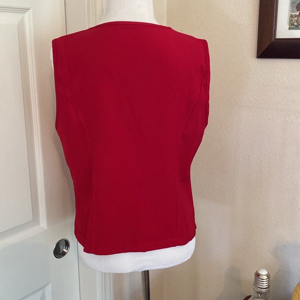 Red Vest, Size Medium.. Versatile!! - image 2